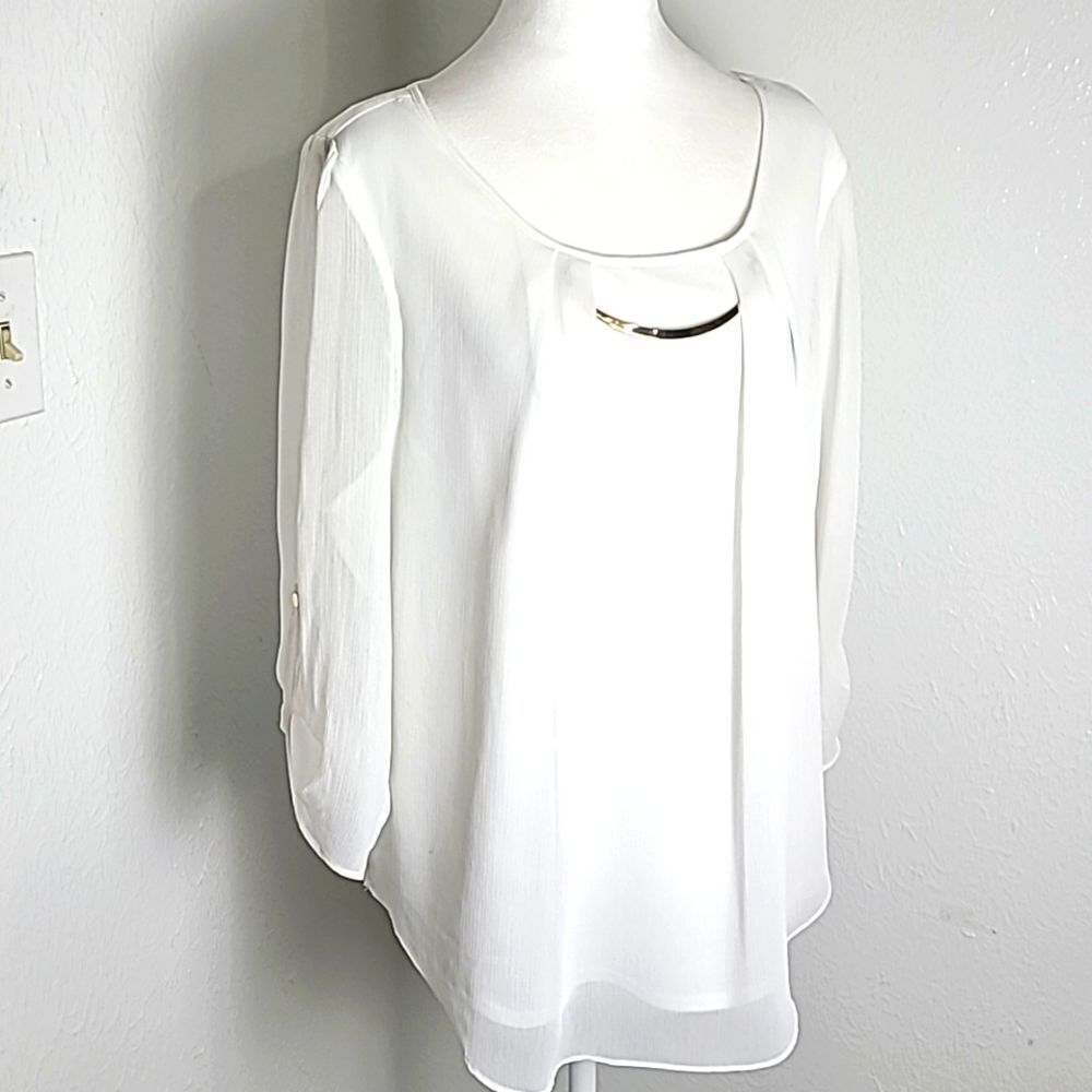 Roz & Ali White Blouse with Chiffon Overlay & Gold Bar Accent, Size 1X - Picture 2 of 9